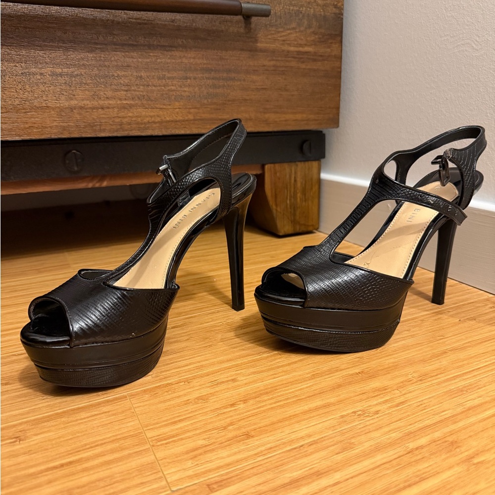 Gianni Bini Black Peep-Toe Platform Heels